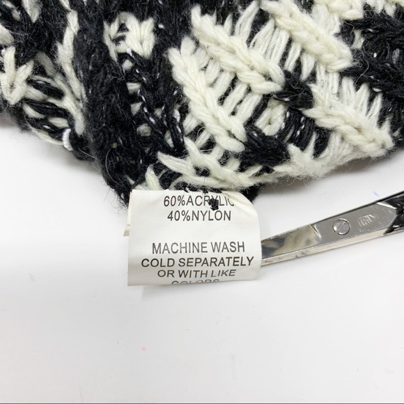 Jon & Anna Crewneck Sweater White / Black XL NWT - Picture 16 of 16